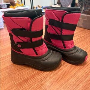 Girls Snow Boots Rugged Outback Youth Size 4 Mid Calf Winter Ski Pink/Black